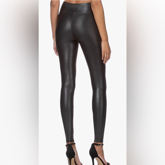 Spanx Shapewear Ready-to-Wow! Faux Leather Leggings Black Size Small - Picture 2 of 13